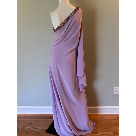 REEM ACRA
Embellished One-Shoulder Crepe Gown. Size 10 - Picture 7 of 13
